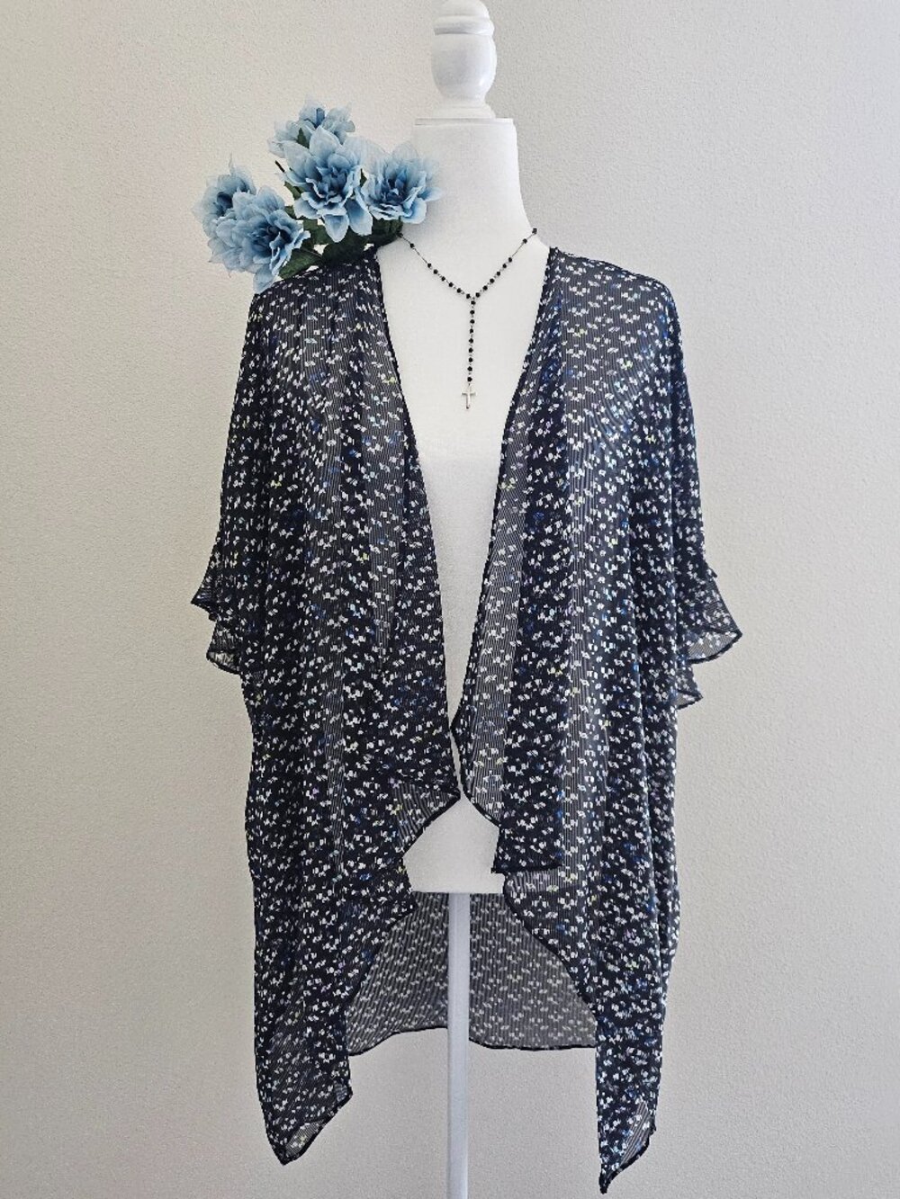 BCBGeneration Geometric Dot Print Sheer Kimono Ruffle Sleeve M/L